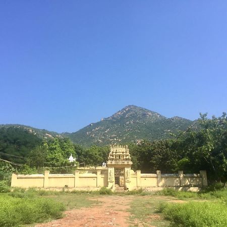 Sathya Guest House Tiruvannāmalai Buitenkant foto