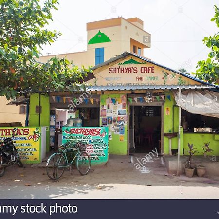 Sathya Guest House Tiruvannāmalai Buitenkant foto